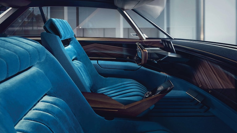 PEUGEOT e-LEGEND Concept Car