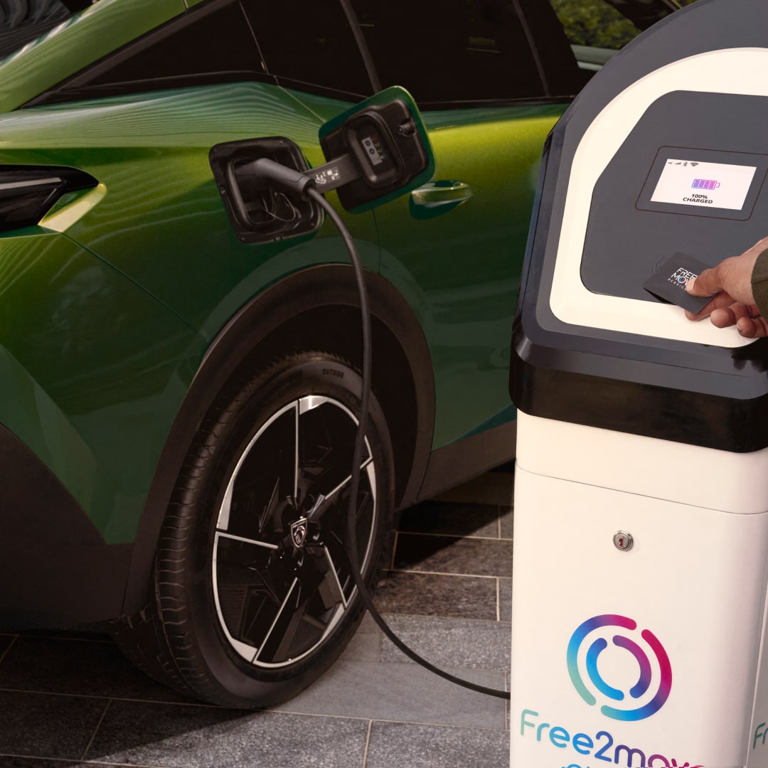 PEUGEOT E-408 charging
