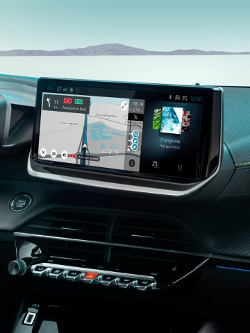PEUGEOT E-208 com ecrã tátil de 10''