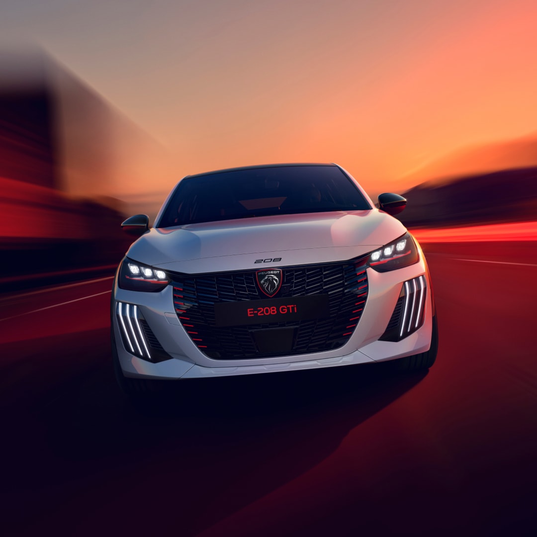 Nova PEUGEOT E‑208 GTi vista frontal