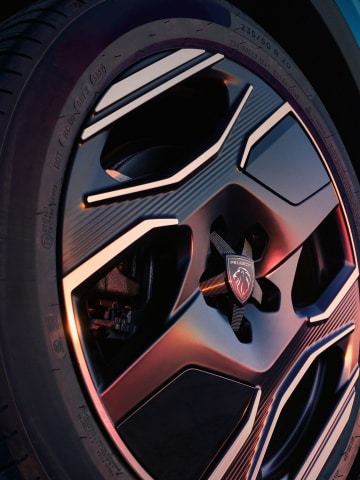 PEUGEOT 3008 Plug-in Hybrid Cut Jantes de liga leve