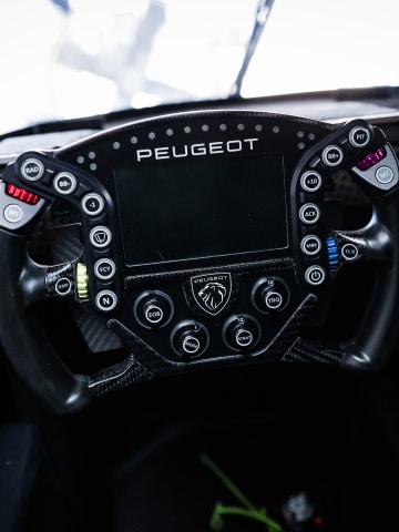 PEUGEOT 9X8 cockpit