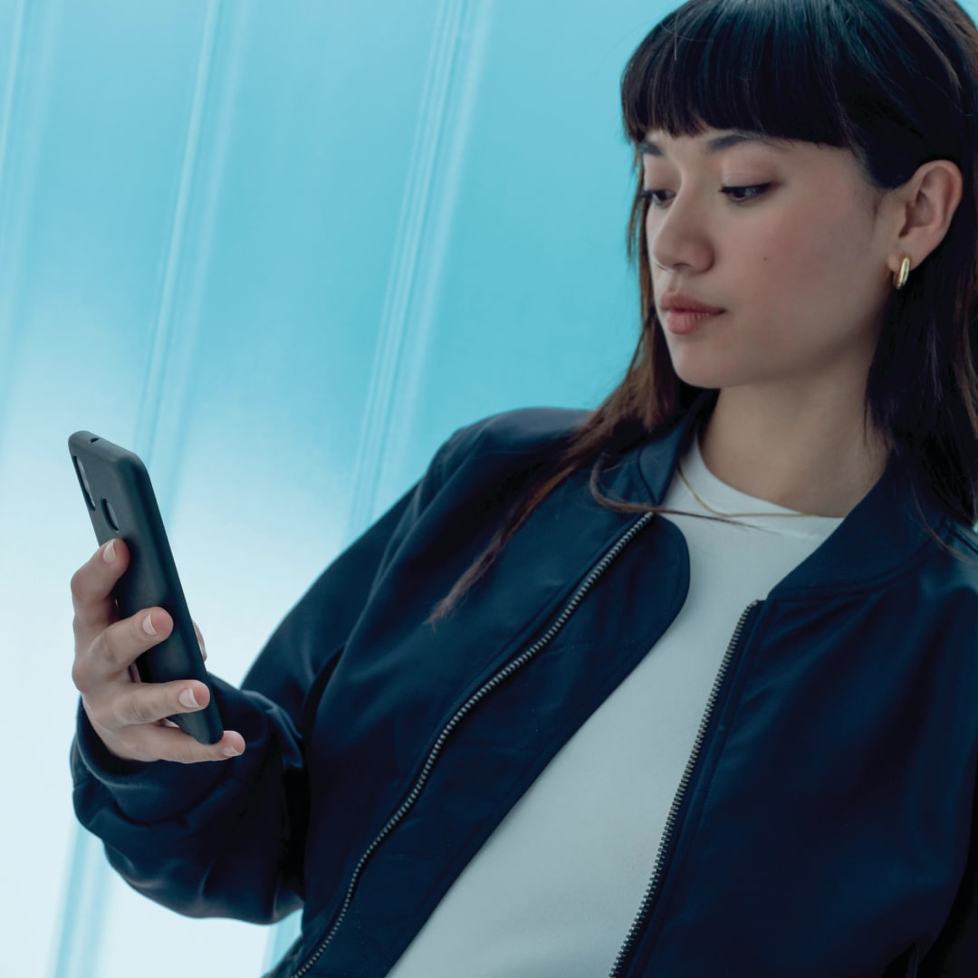 Mulher com um smartphone