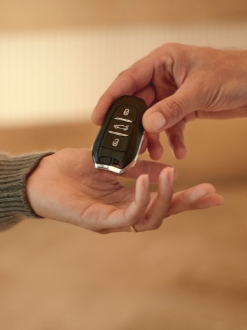 Novo PEUGEOT 408 Hybrid, entrega das chaves