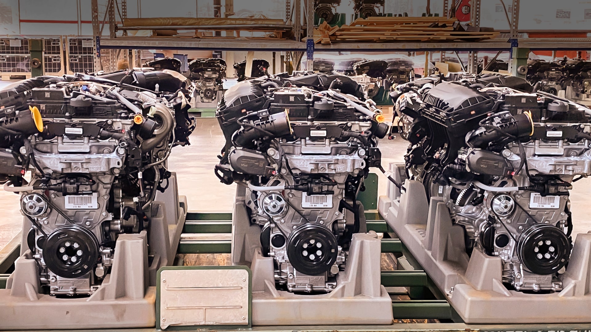 Produção do motor do Turbo 100 na fábrica